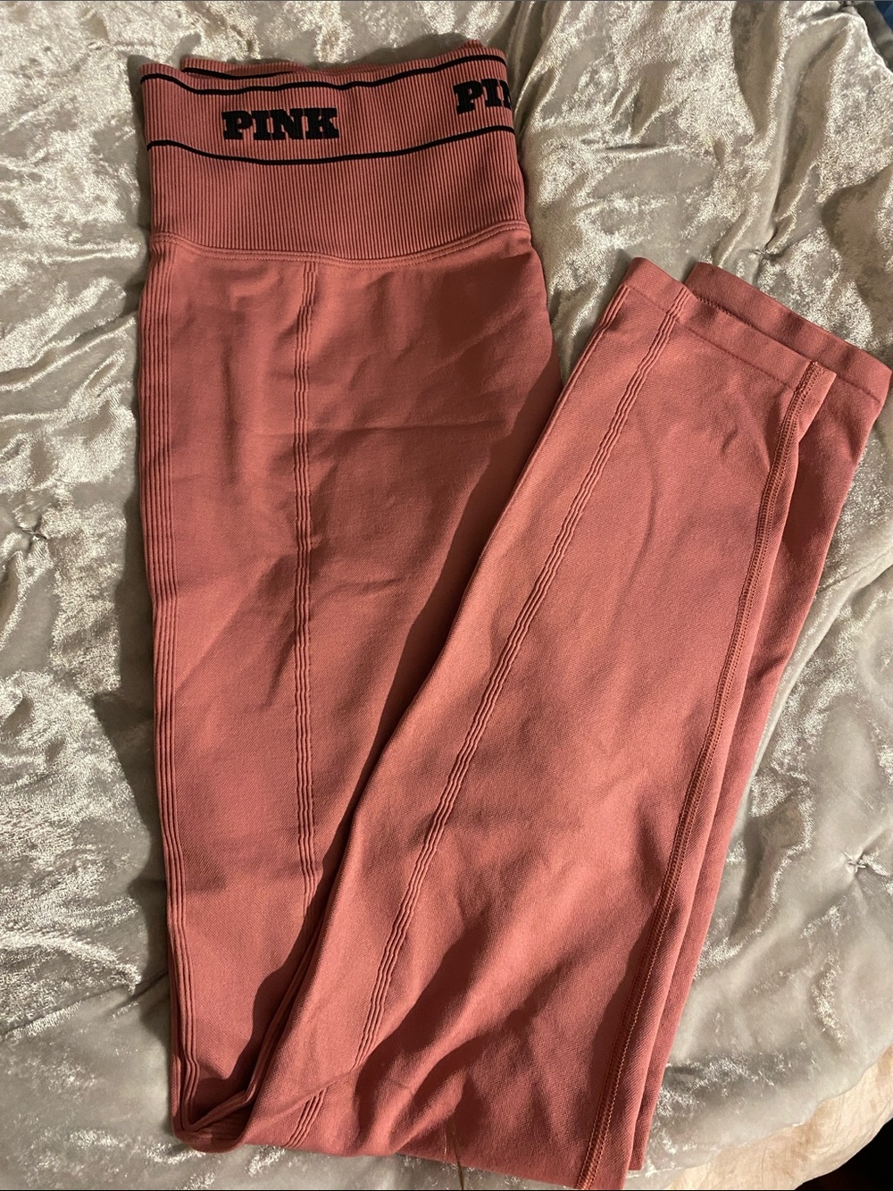 PINK Victoria's Secret Coral-Rose Active Leggings